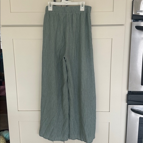 Abercrombie & Fitch Wide Leg Pants - Picture 3 of 16